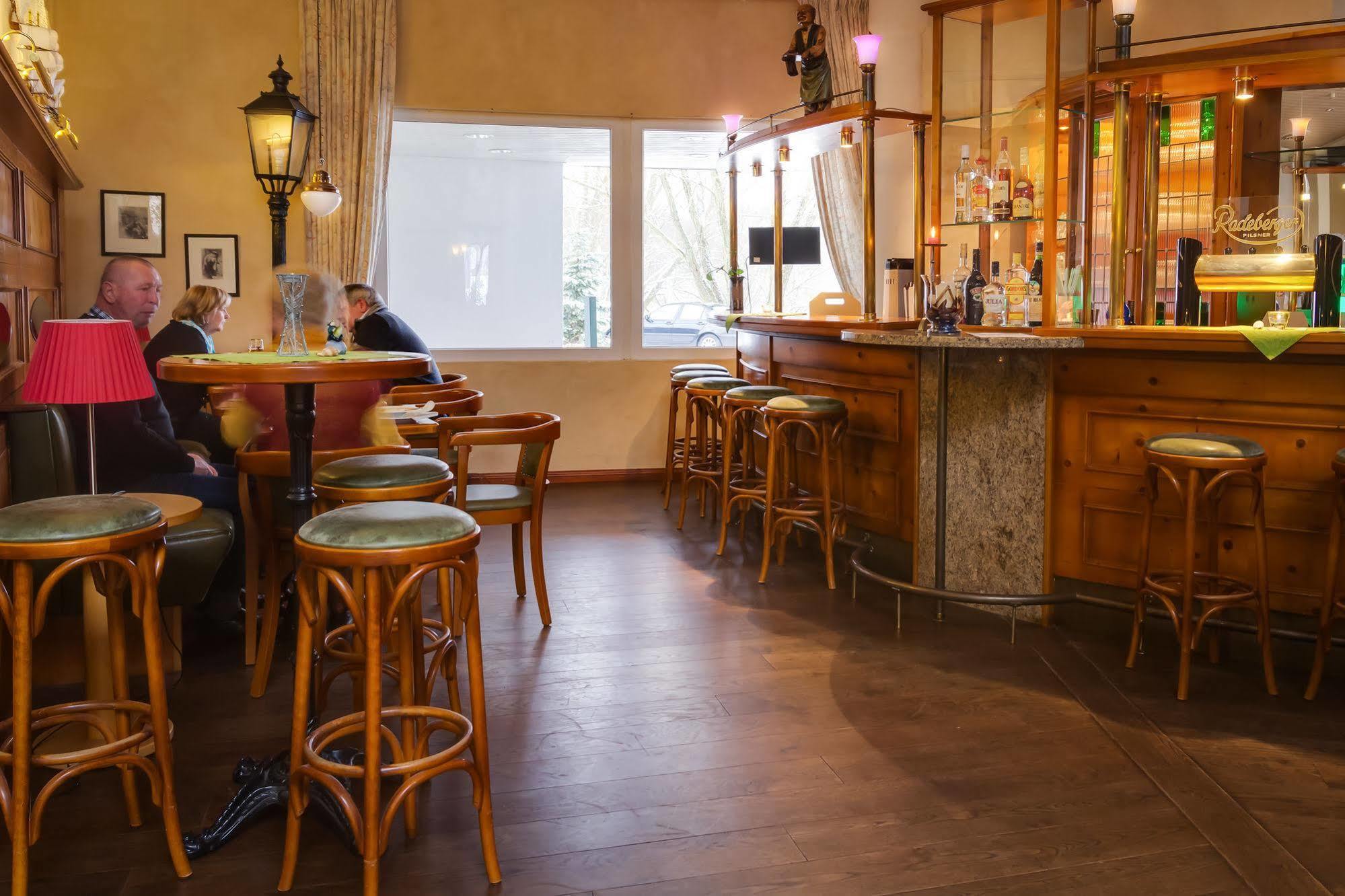 Seehotel Luisenhof Falkenhagen  Ngoại thất bức ảnh