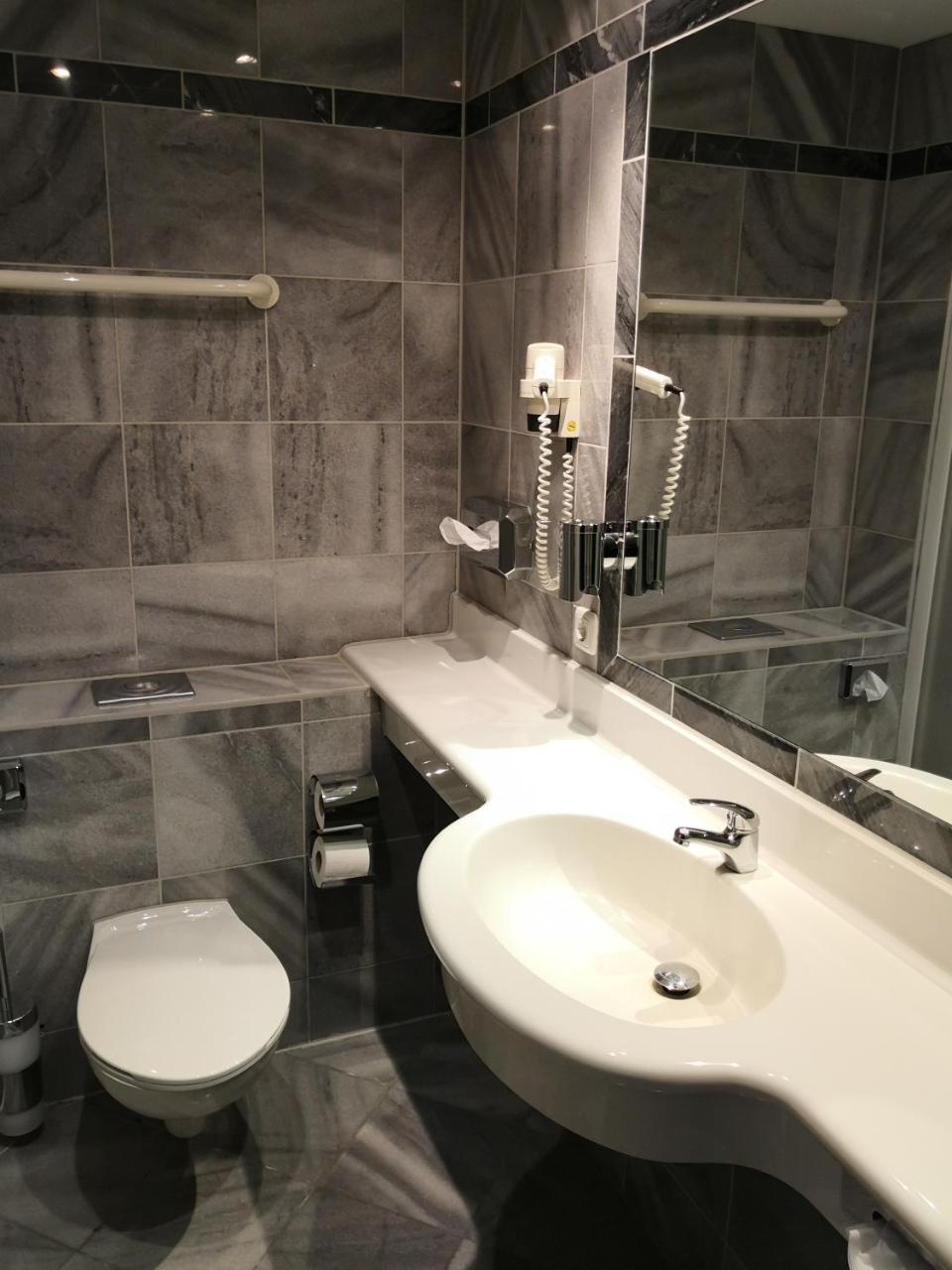 Seehotel Luisenhof Falkenhagen  Ngoại thất bức ảnh