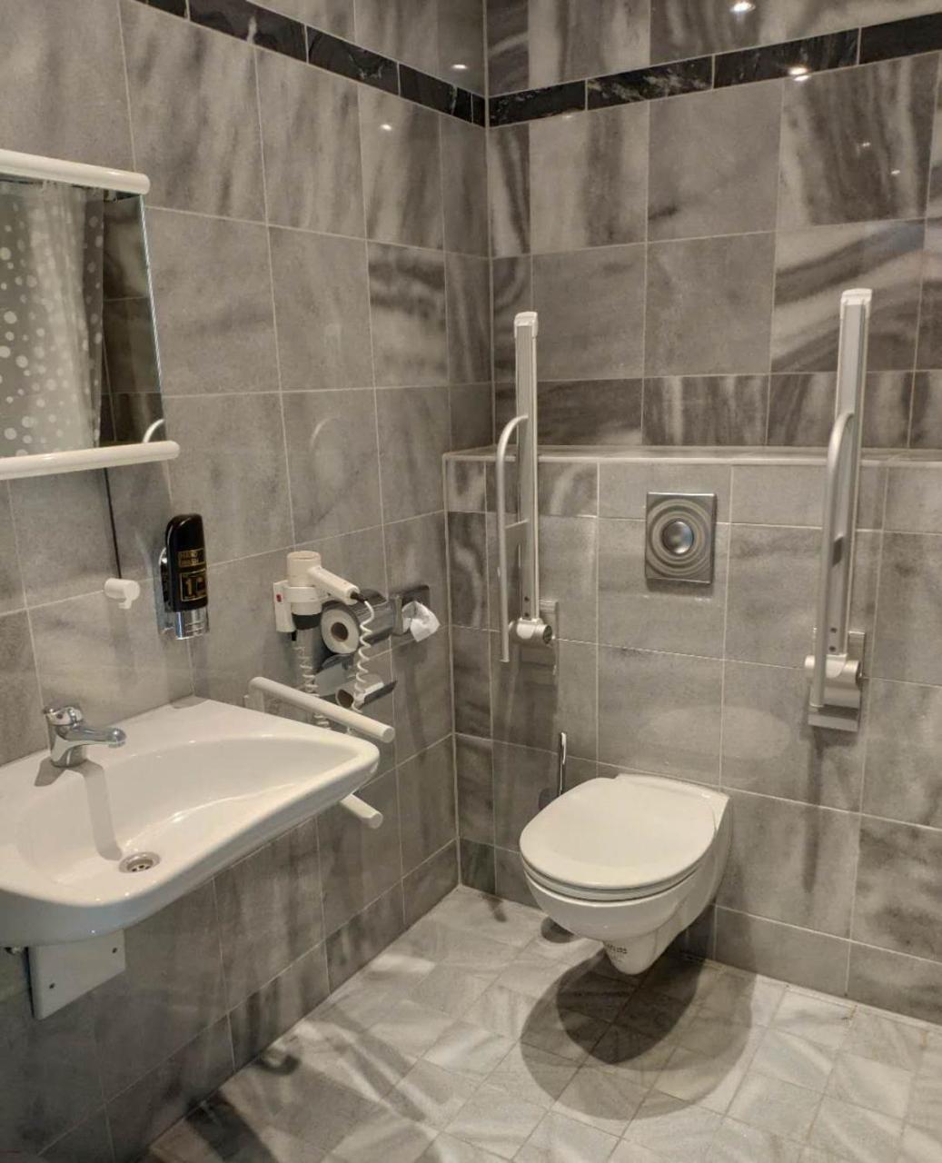 Seehotel Luisenhof Falkenhagen  Ngoại thất bức ảnh